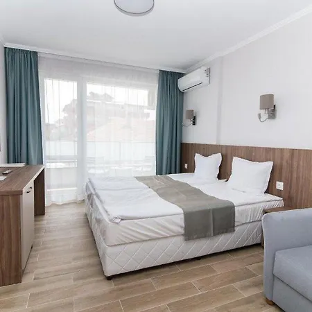 Cinema Hotel 3*